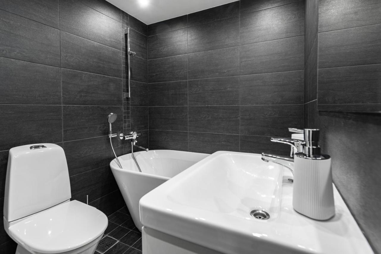 Airhome - Black&White Tallinn Ngoại thất bức ảnh