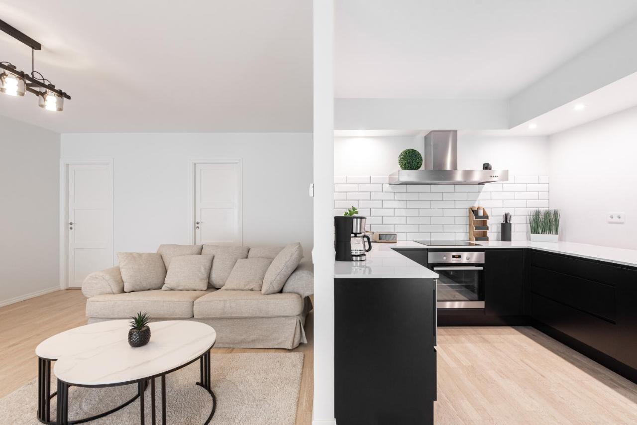 Airhome - Black&White Tallinn Ngoại thất bức ảnh