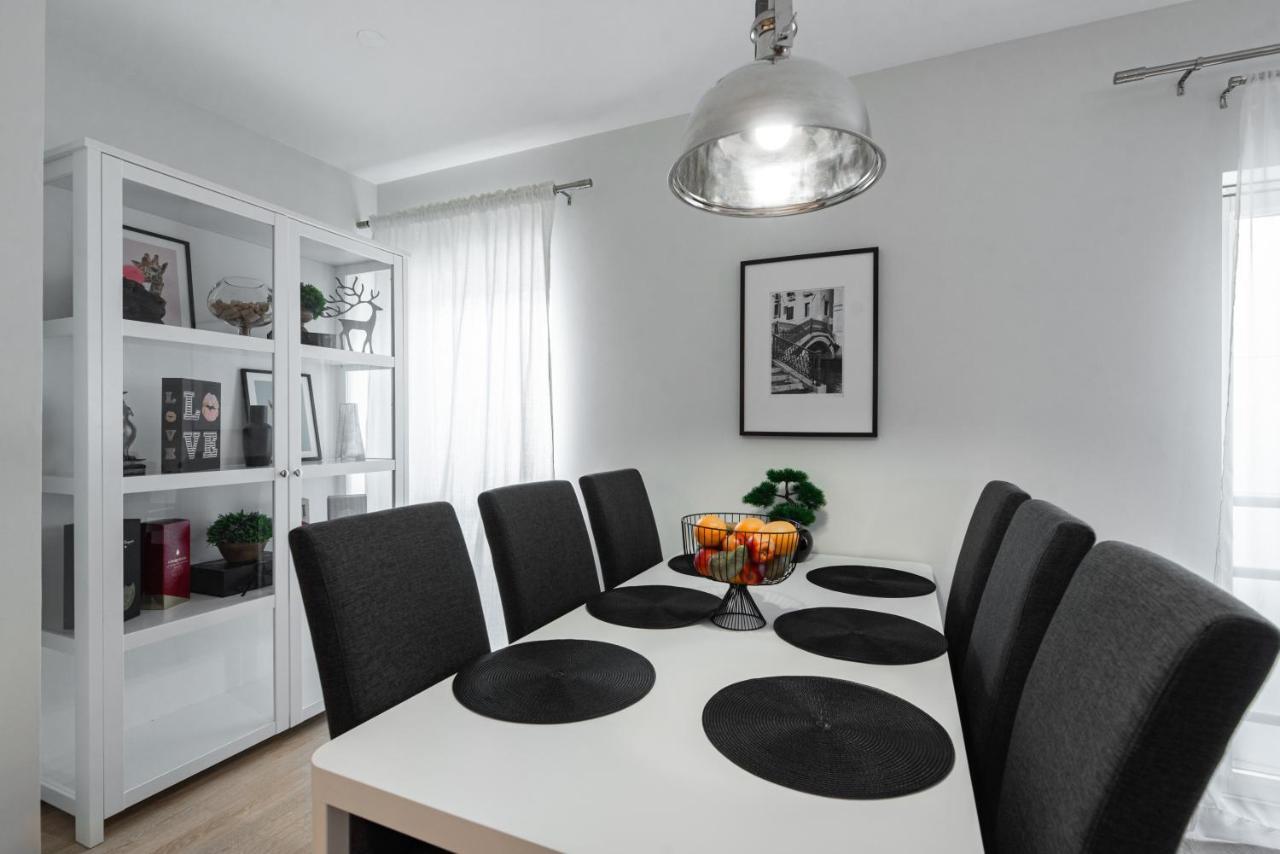 Airhome - Black&White Tallinn Ngoại thất bức ảnh